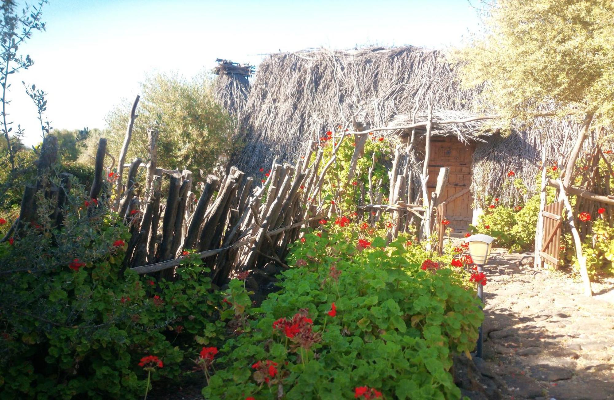 Ovile Juanne Loddo Orosei Exterior photo