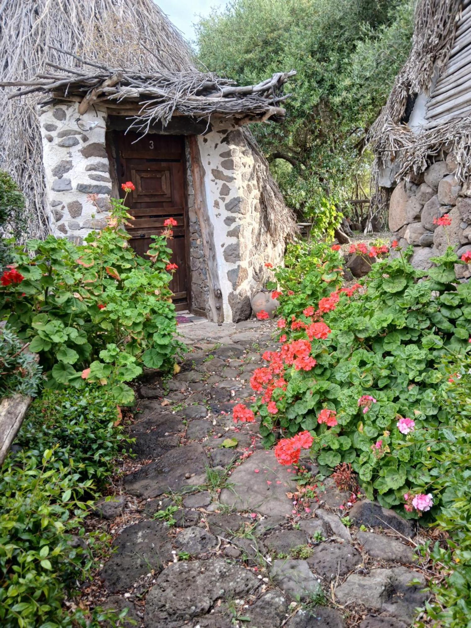 Ovile Juanne Loddo Orosei Exterior photo